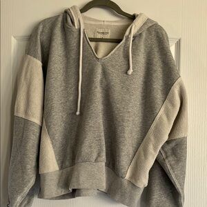 Abercrombie & Fitch Gray and Cream Boxy Sweatshirt